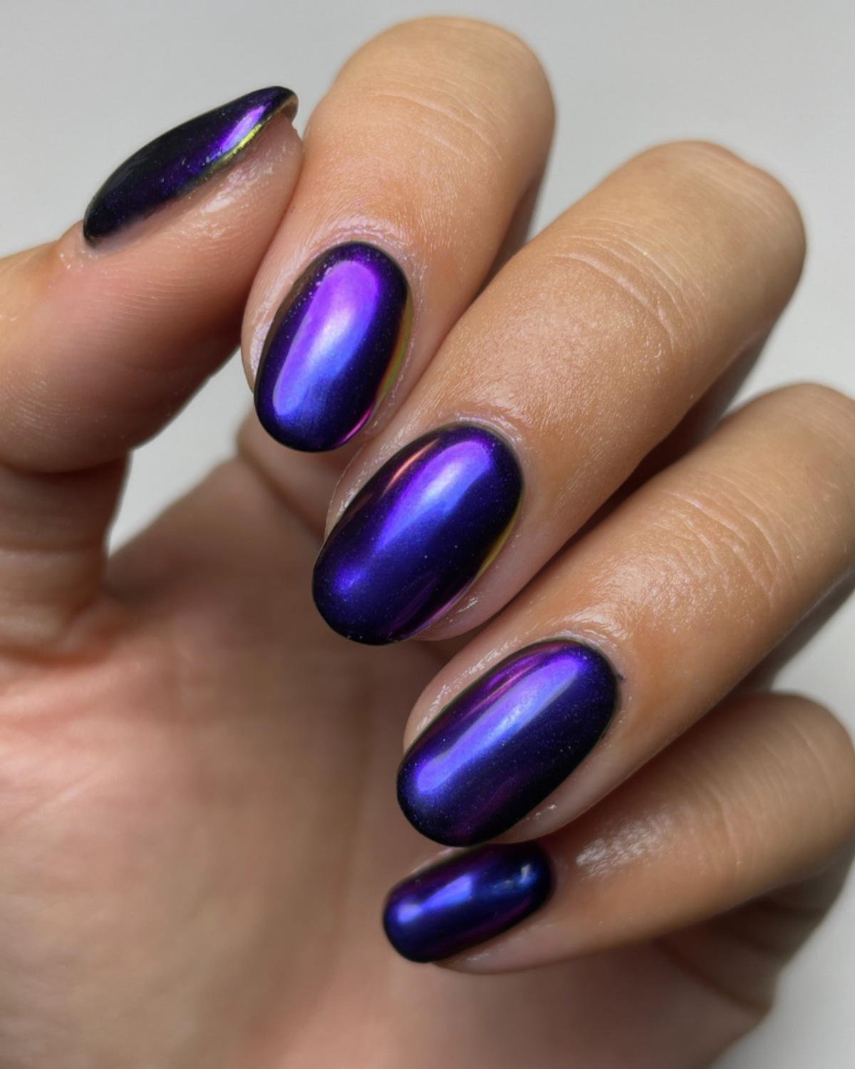 purple chrome nails design