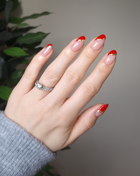 https://mylee.co.uk/cdn/shop/articles/christmas-french-nail-ideas-1698760545056.png?v=1703064327&utm_source=chatgpt.com